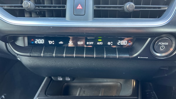 Used Lexus UX 2023 for sale - 76236574: Photo 25