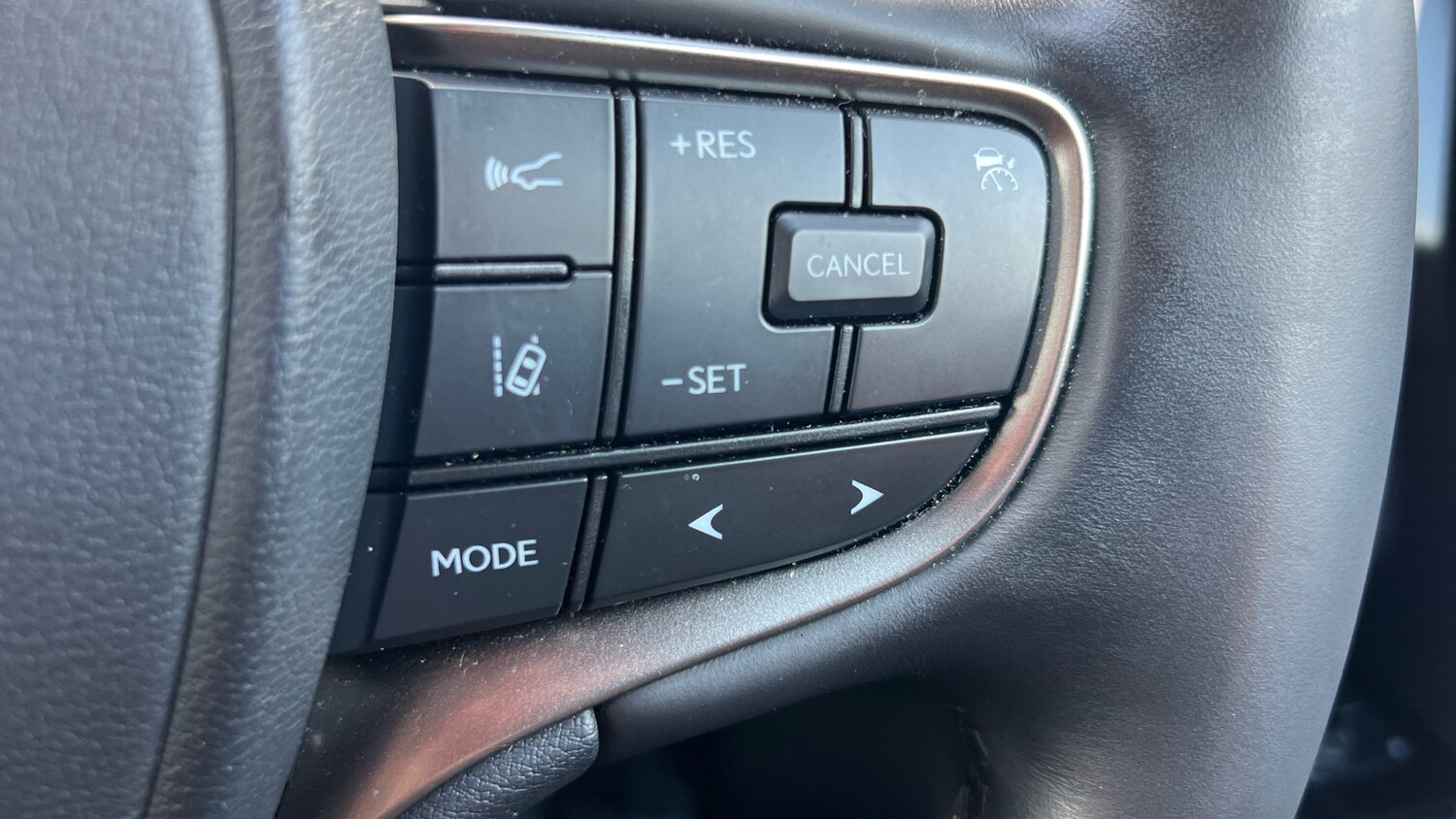 Used Lexus UX 2023 for sale - 76236574: Photo 34