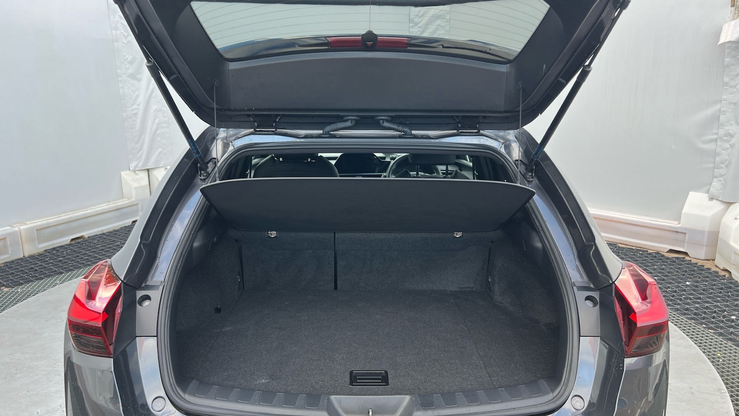 Used Lexus UX 2023 for sale - 76236574: Photo 4