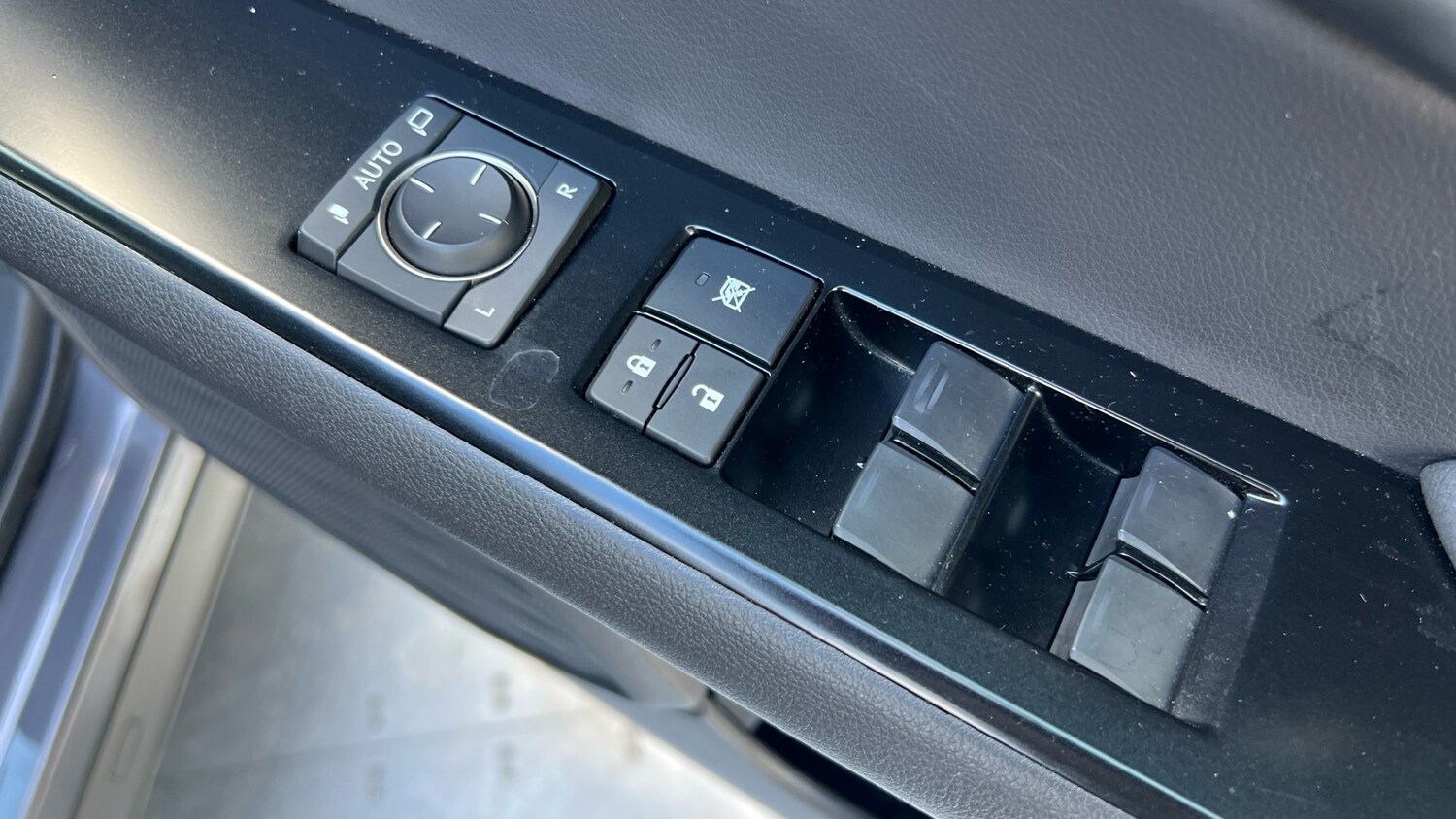 Used Lexus UX 2023 for sale - 76236574: Photo 41
