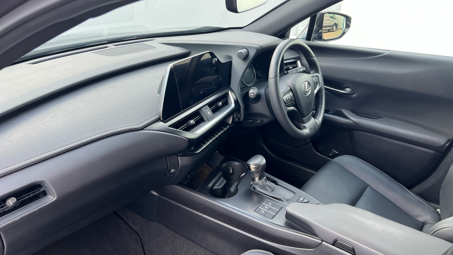 Used Lexus UX 2023 for sale - 76236574: Photo 9