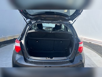 Used Toyota Yaris 2018 for sale - 79405127: Photo