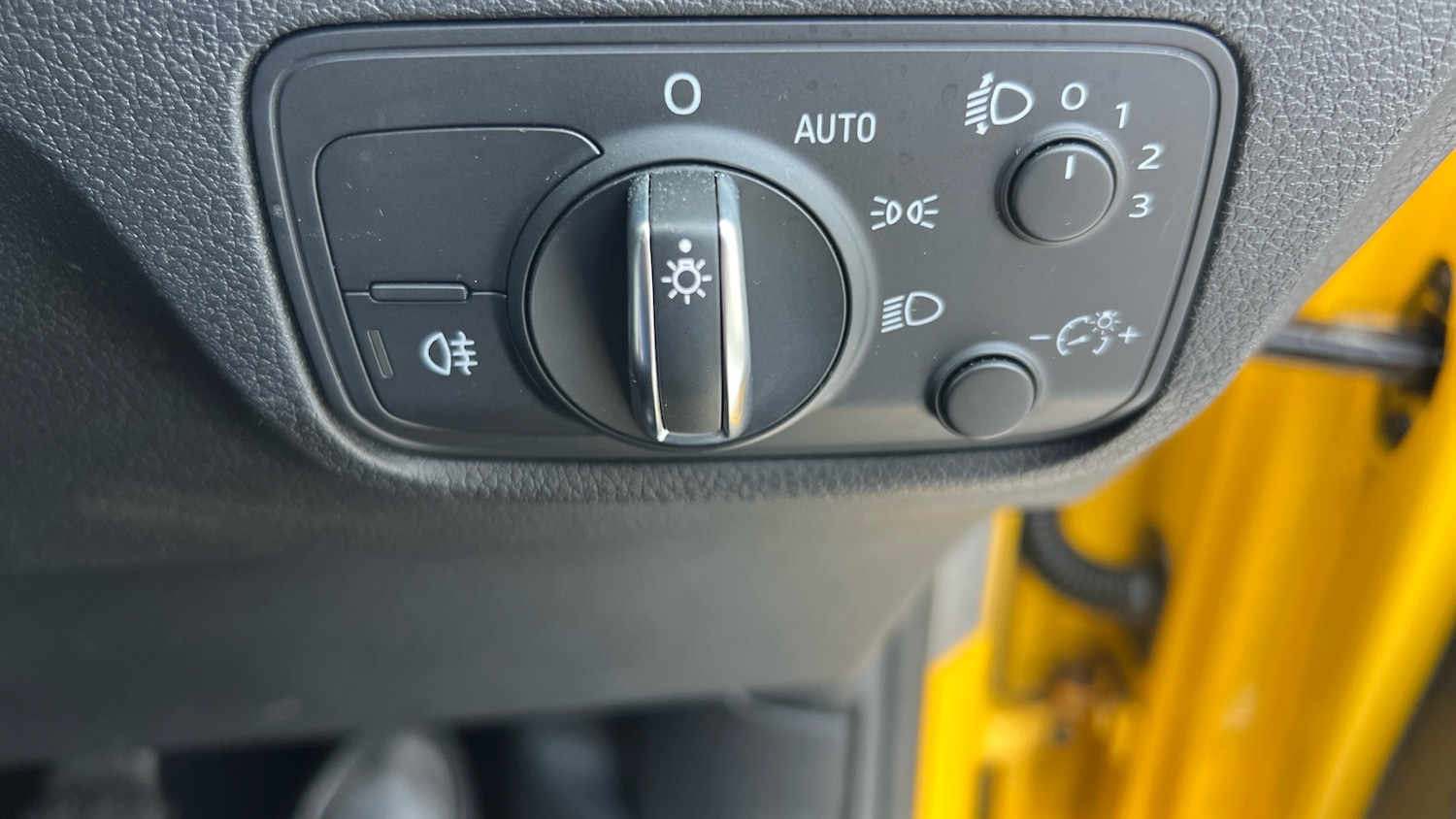 Used Audi Q2 2016 for sale - 76684777: Photo 40