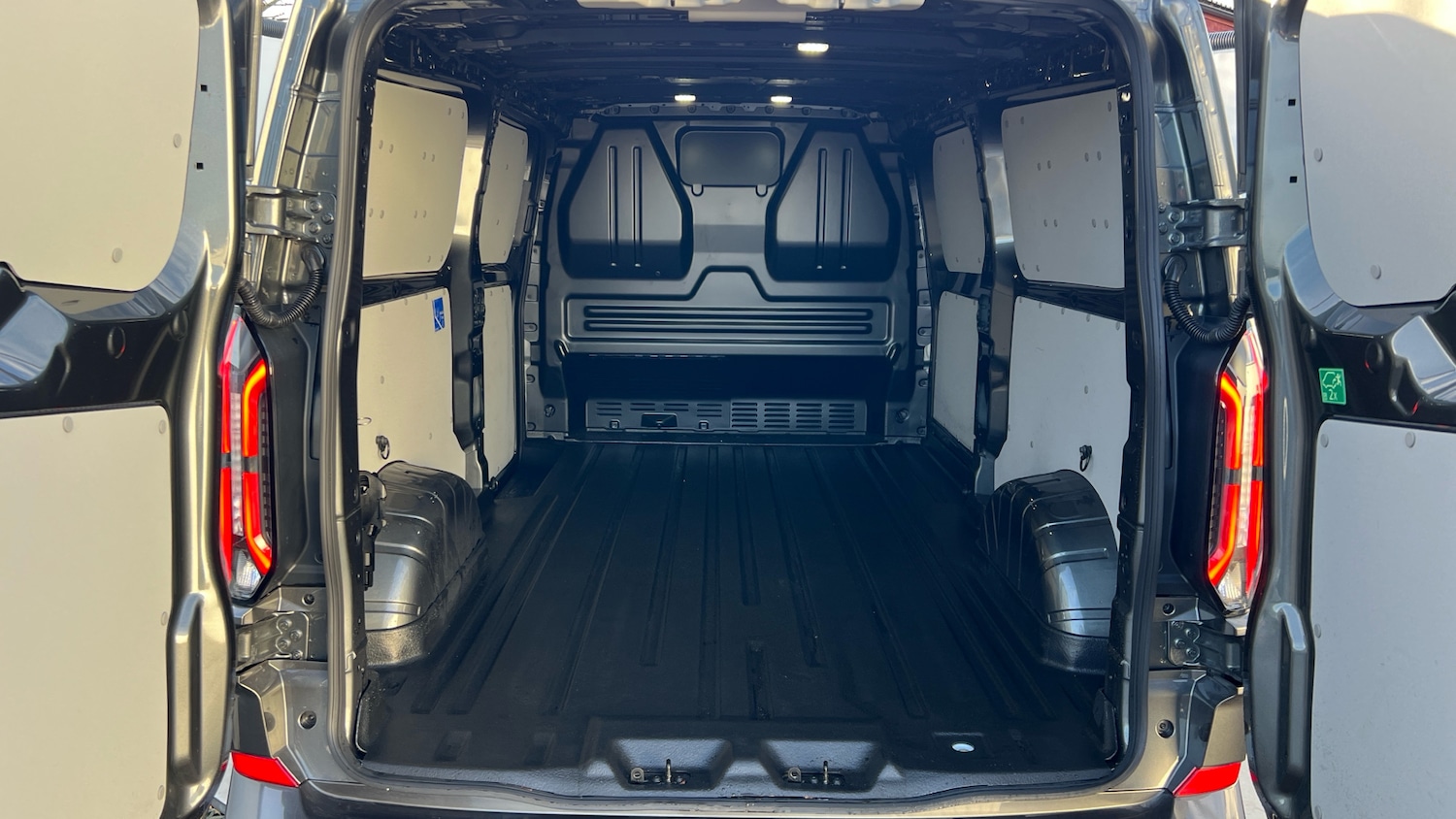 Used Ford Transit Custom 2025 for sale - 77116411: Photo 4