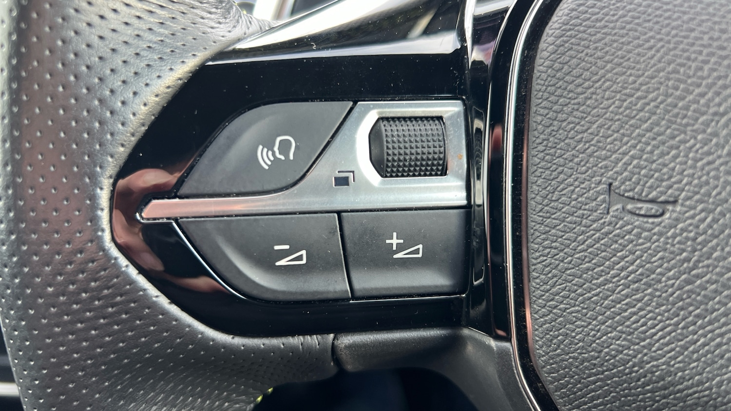 Used Peugeot 2008 2023 for sale - 77196379: Photo 34