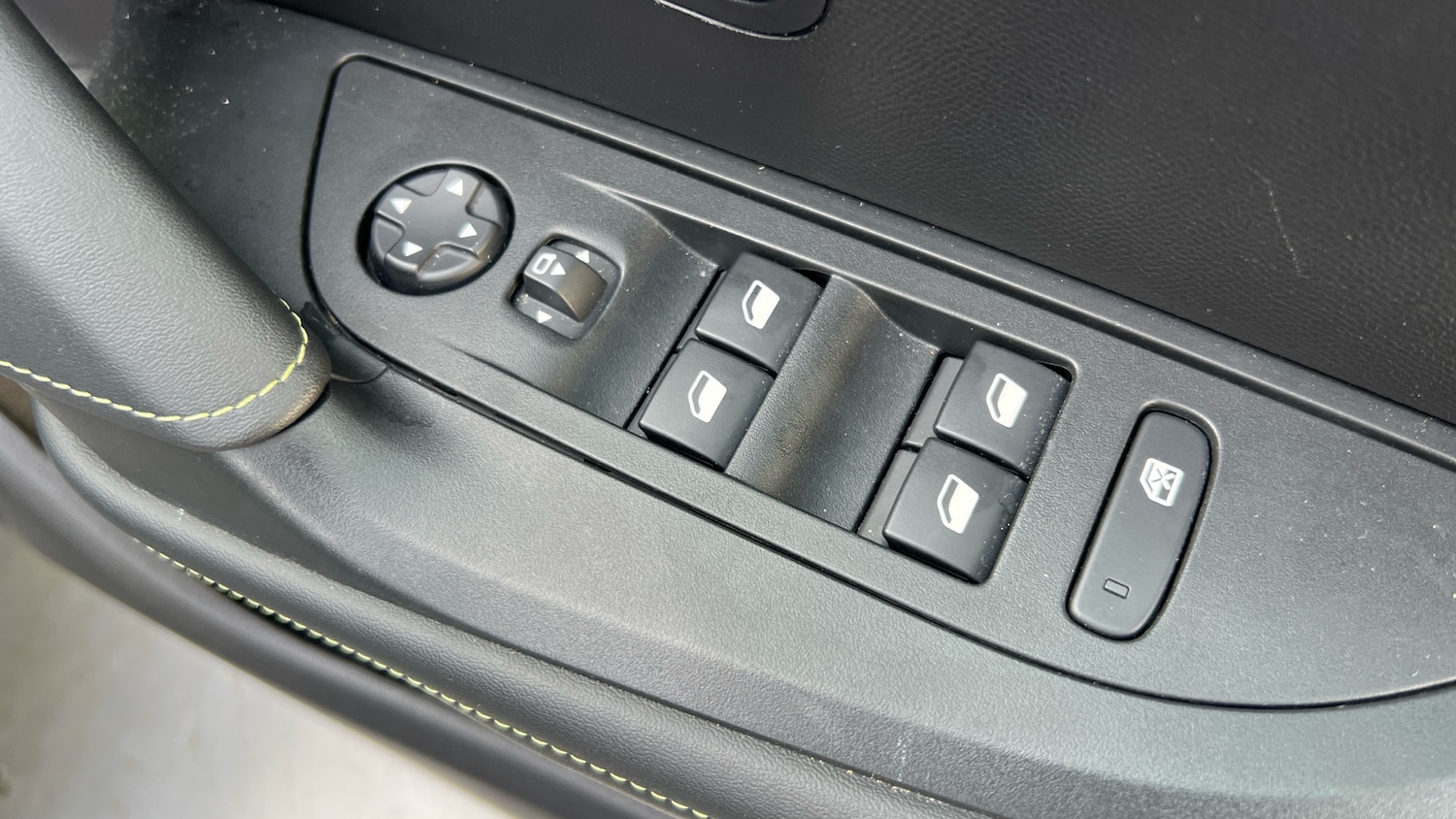 Used Peugeot 2008 2023 for sale - 77196379: Photo 41