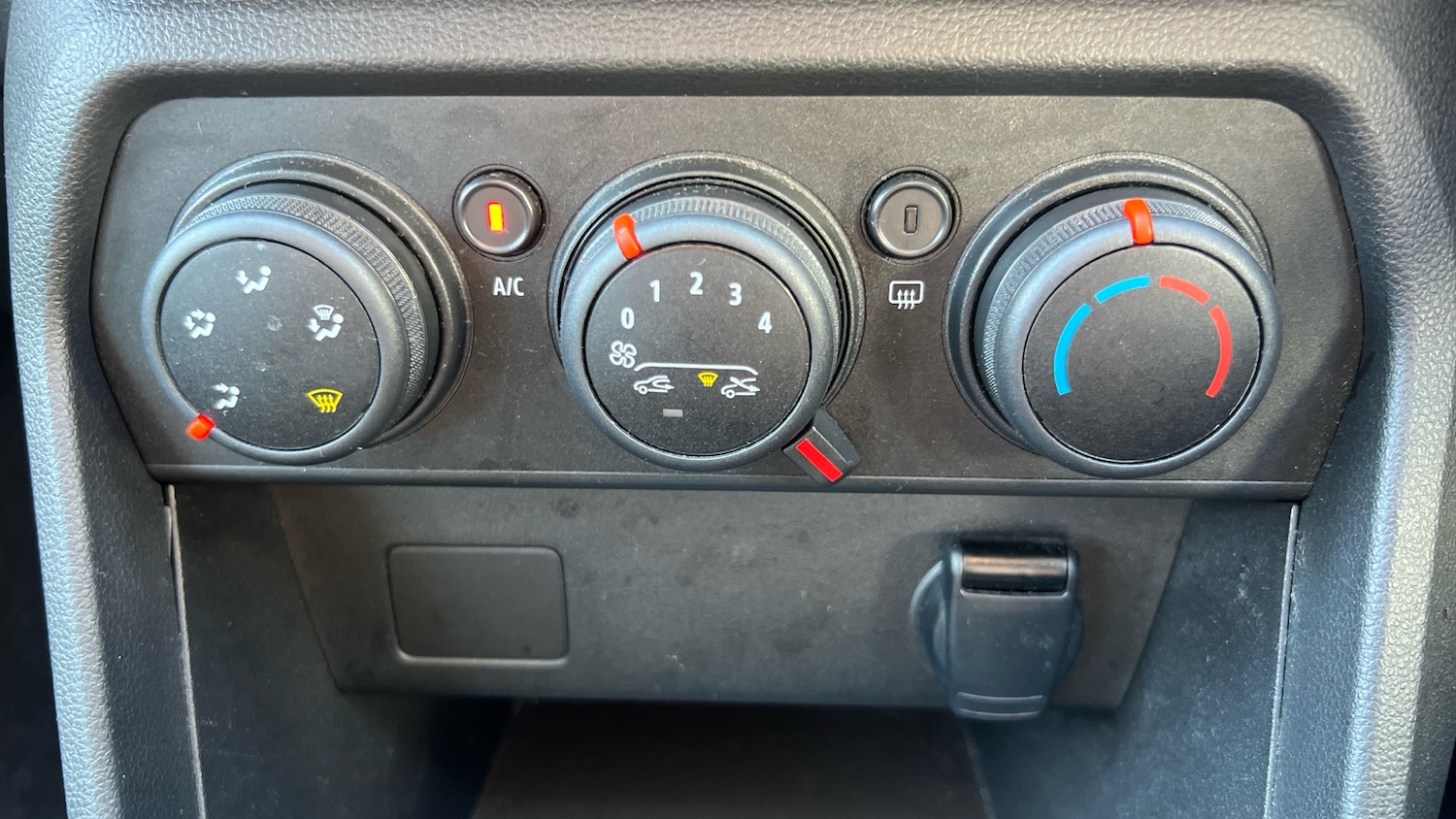 Used Dacia Sandero Stepway 2023 for sale - 77935122: Photo 25