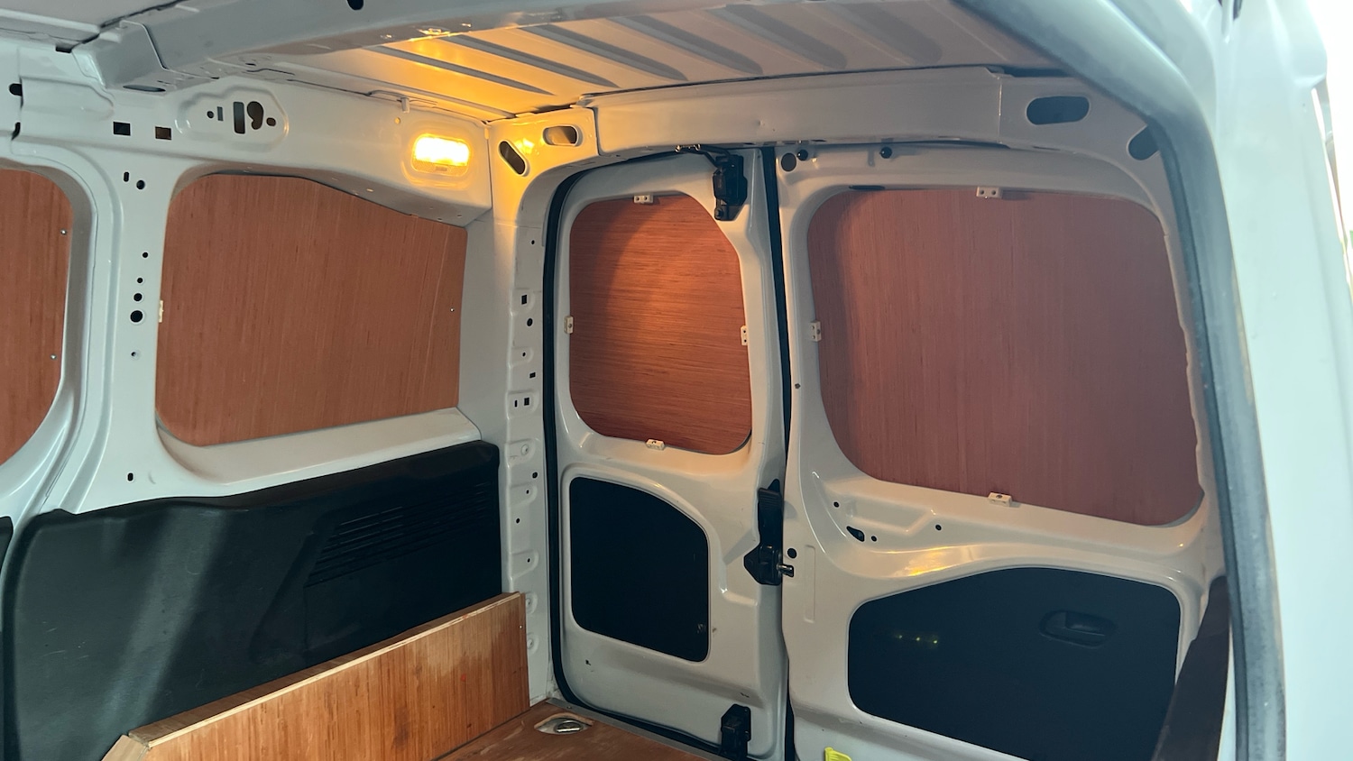 Used Peugeot Partner 2023 for sale - 76662920: Photo 16