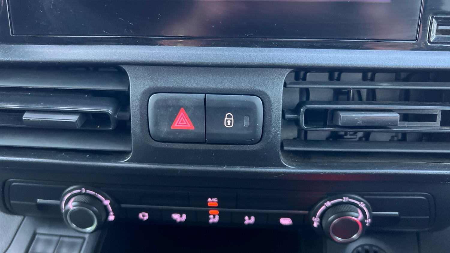 Used Peugeot Partner 2023 for sale - 76662920: Photo 24