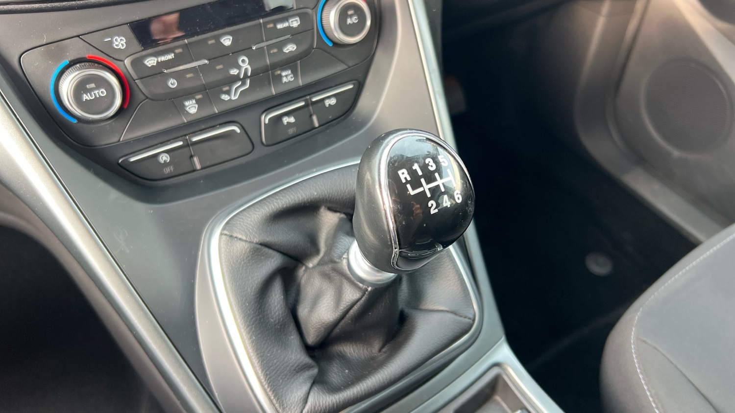 Used Ford Kuga 2018 for sale - 77999268: Photo 13