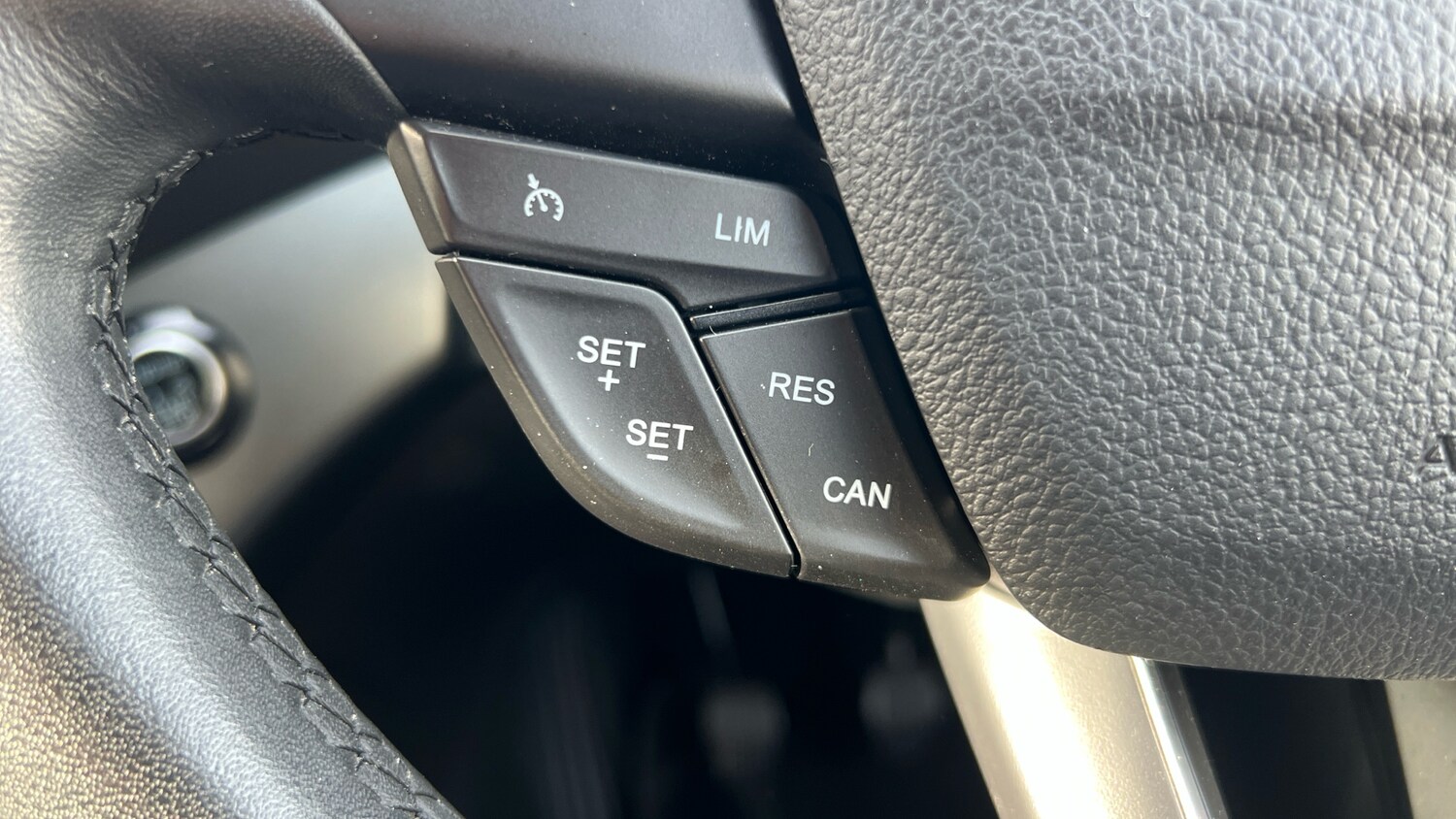 Used Ford Kuga 2018 for sale - 77999268: Photo 34