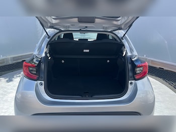 Used Toyota Yaris 2024 for sale - 78838401: Photo