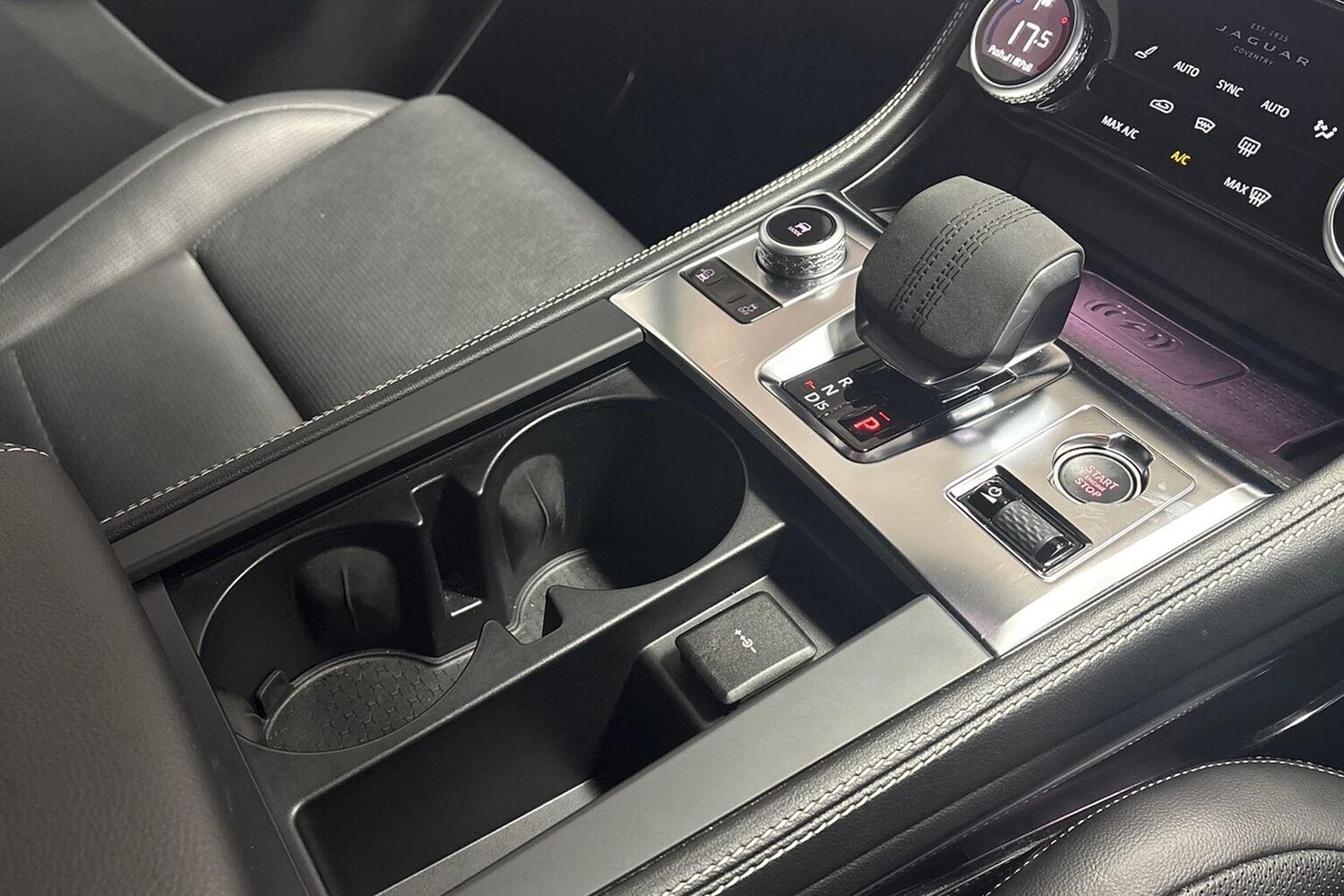 Used Jaguar F-Pace 2024 for sale - 77489779: Photo 12