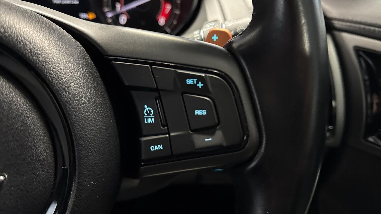 Used Jaguar F-Type 2016 for sale - 77662545: Photo 24