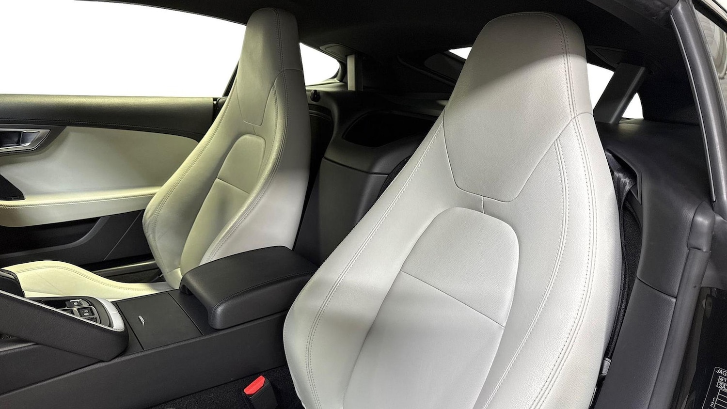 Used Jaguar F-Type 2016 for sale - 77662545: Photo 4