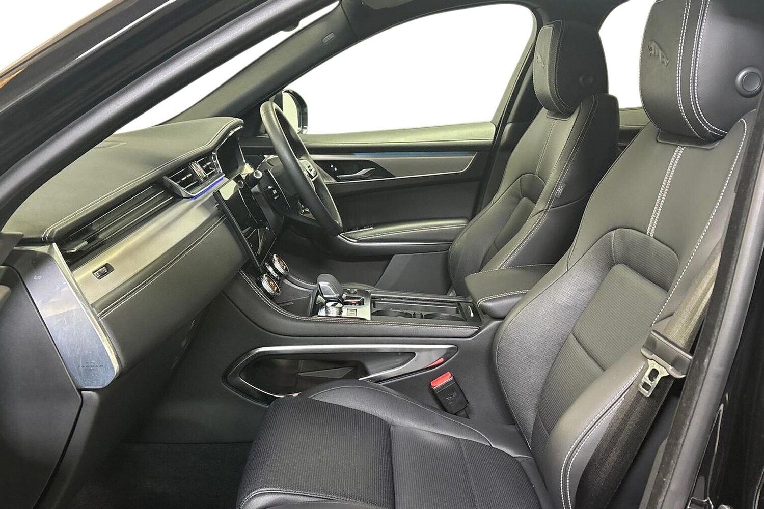 Used Jaguar F-Pace 2024 for sale - 76918979: Photo 7
