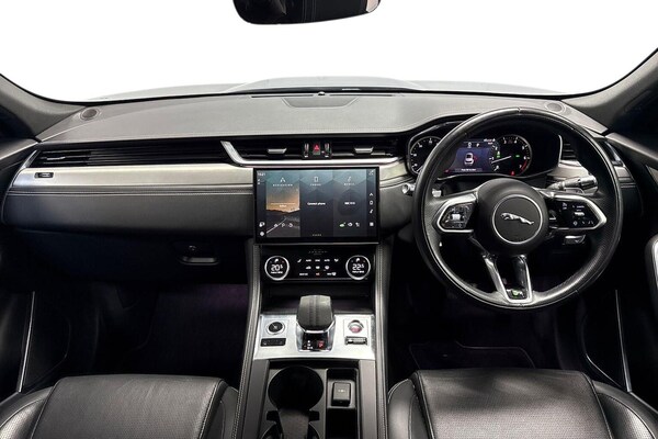 Used Jaguar F-Pace 2022 for sale - 76107174: Photo 8