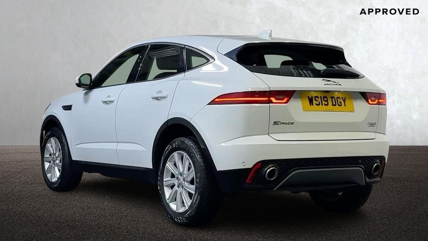 Used Jaguar E-Pace 2019 for sale - 76906354: Photo 2