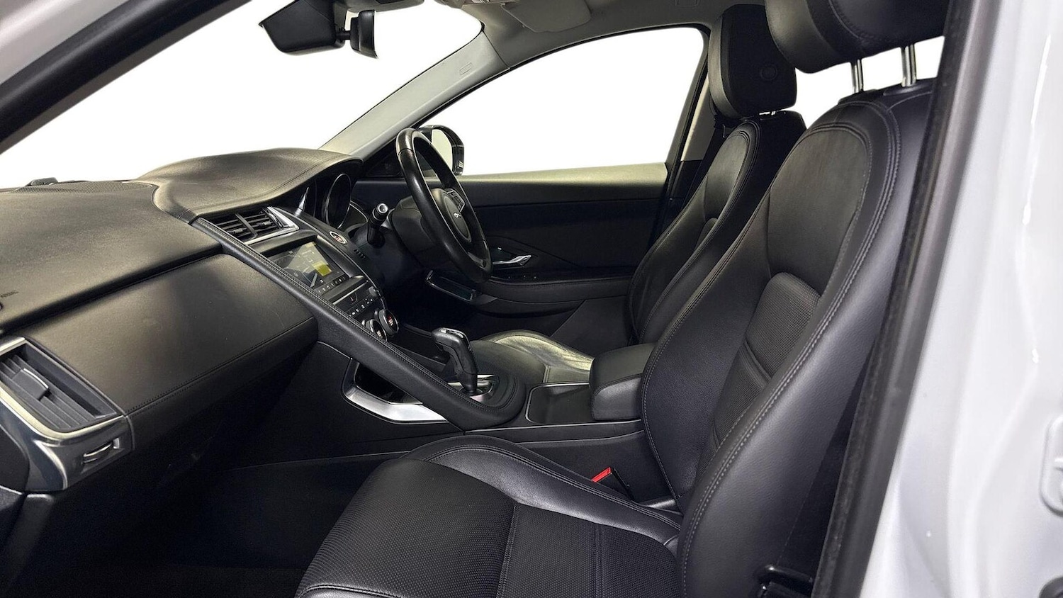 Used Jaguar E-Pace 2019 for sale - 76906354: Photo 3