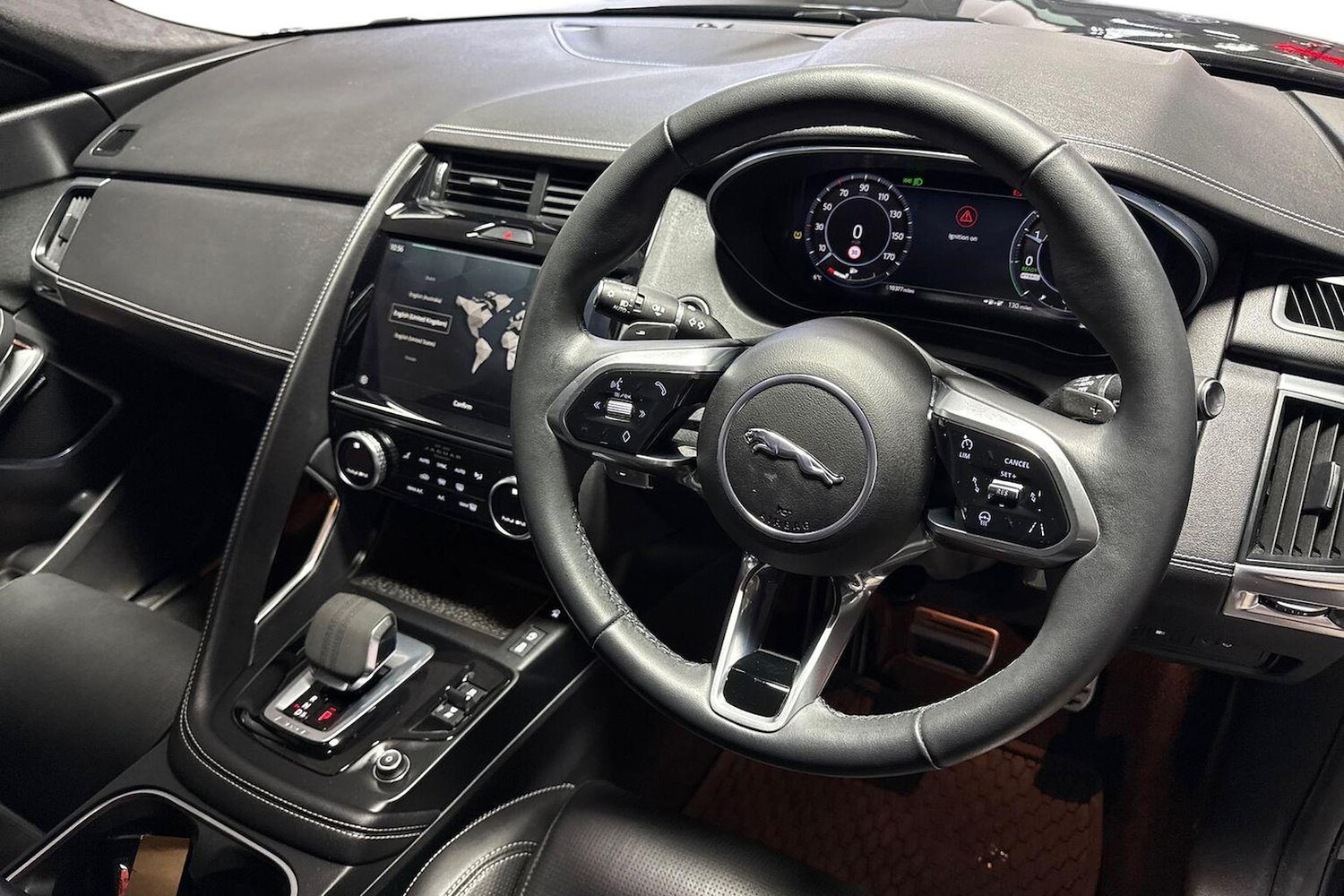 Used Jaguar E-Pace 2024 for sale - 76577310: Photo 9