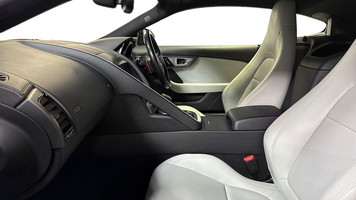 Used Jaguar F-Type 2016 for sale - 77489793: Photo 3