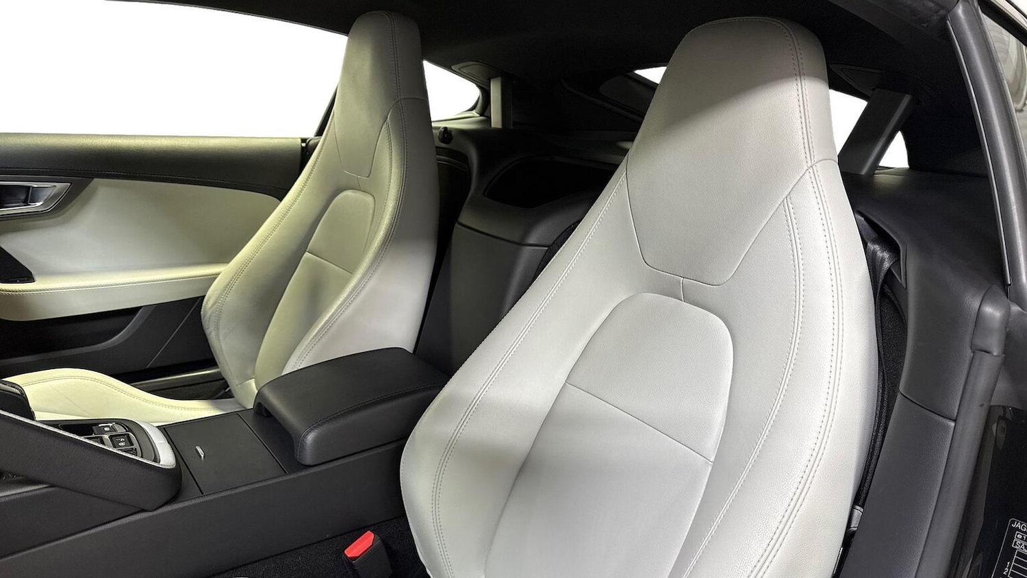 Used Jaguar F-Type 2016 for sale - 77489793: Photo 4