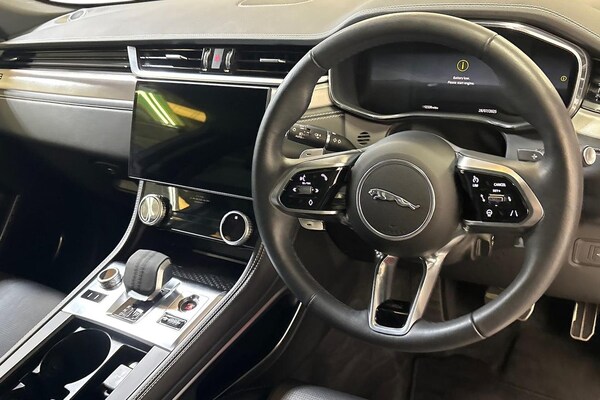 Used Jaguar F-Pace 2023 for sale - 75484823: Photo 15
