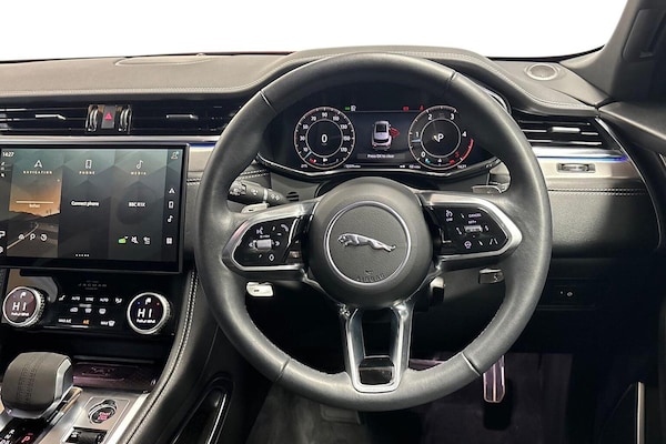 Used Jaguar F-Pace 2023 for sale - 75484823: Photo 9