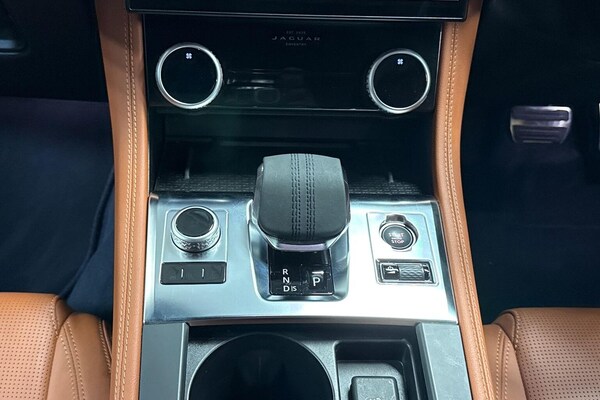 Used Jaguar F-Pace 2023 for sale - 75484813: Photo 12