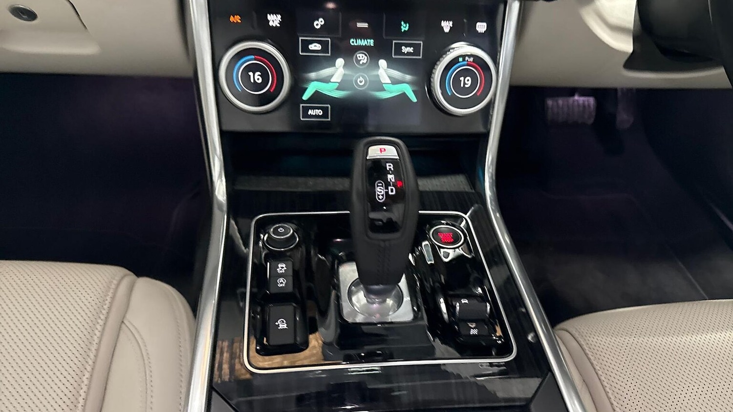 Used Jaguar XE 2019 for sale - 78106354: Photo 13