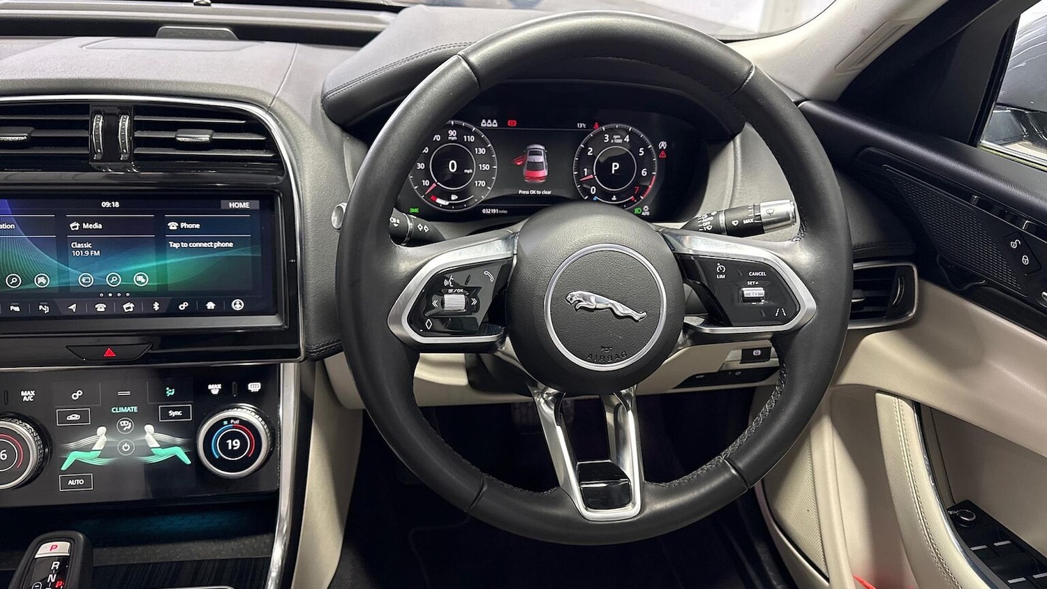 Used Jaguar XE 2019 for sale - 78106354: Photo 15