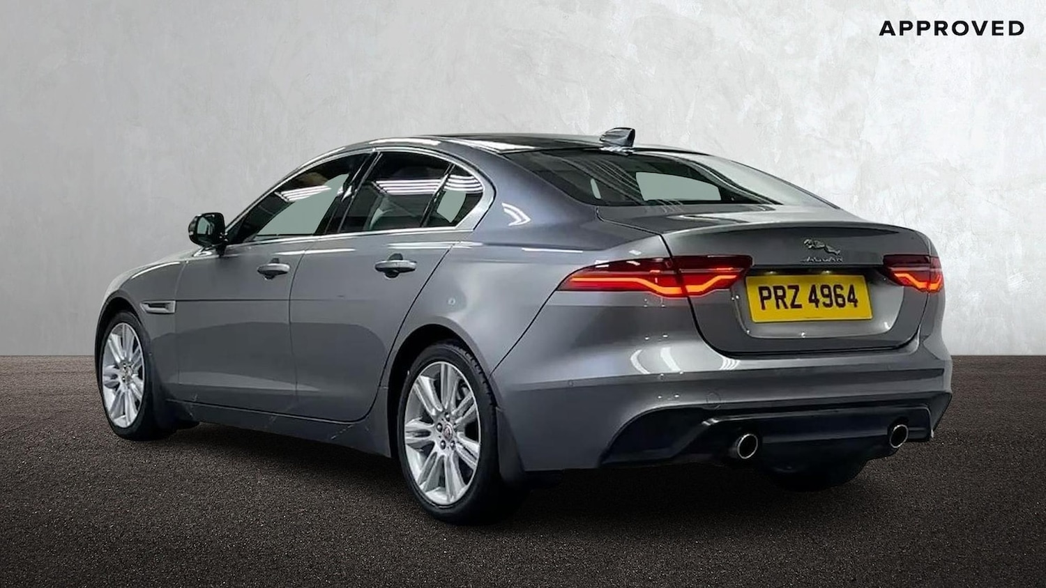 Used Jaguar XE 2019 for sale - 78106354: Photo 2