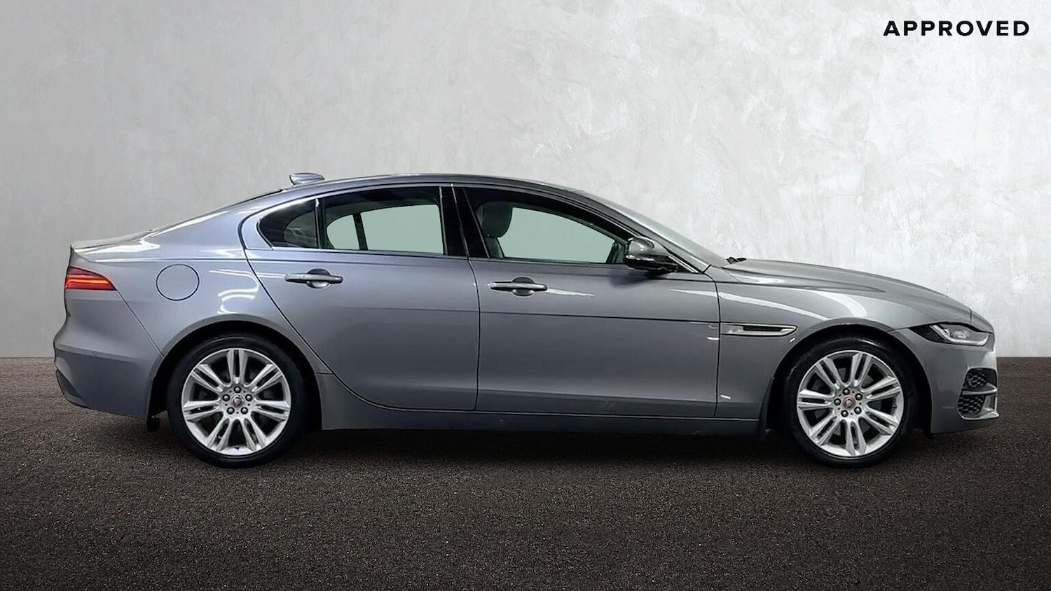 Used Jaguar XE 2019 for sale - 78106354: Photo 5