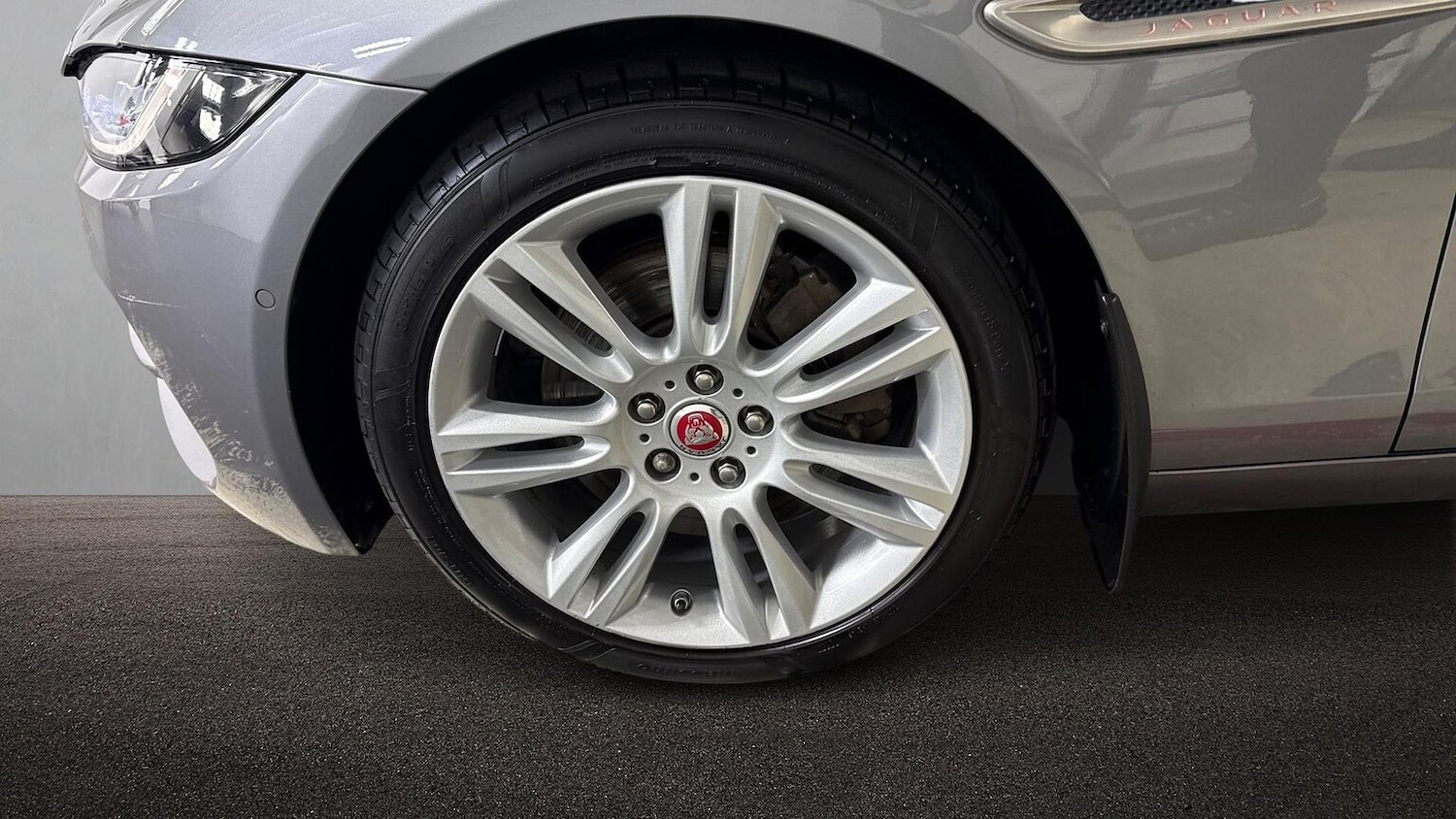 Used Jaguar XE 2019 for sale - 78106354: Photo 8