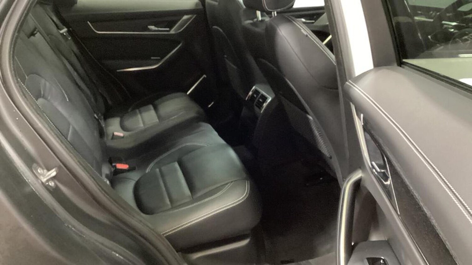 Used Jaguar F-Pace 2022 for sale - 76628001: Photo 4