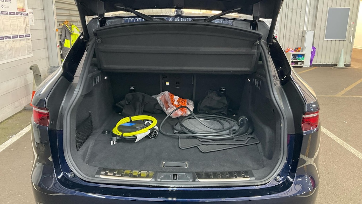 Used Jaguar F-Pace 2023 for sale - 76555473: Photo 9