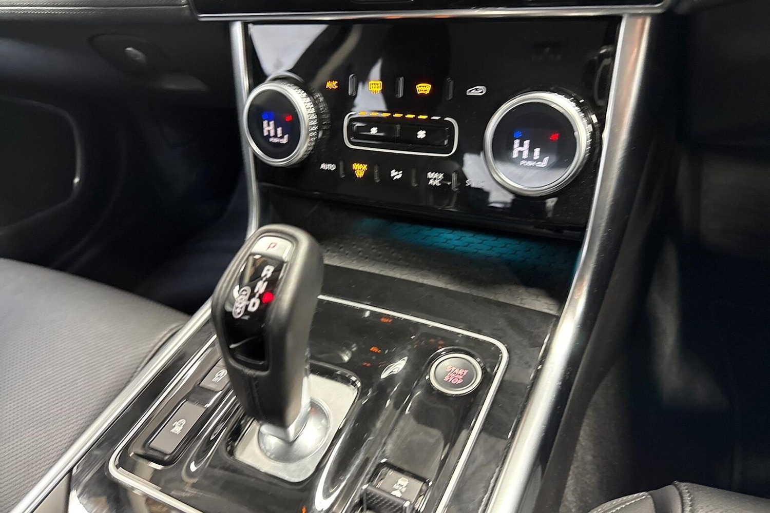 Used Jaguar XE 2022 for sale - 76149514: Photo 12