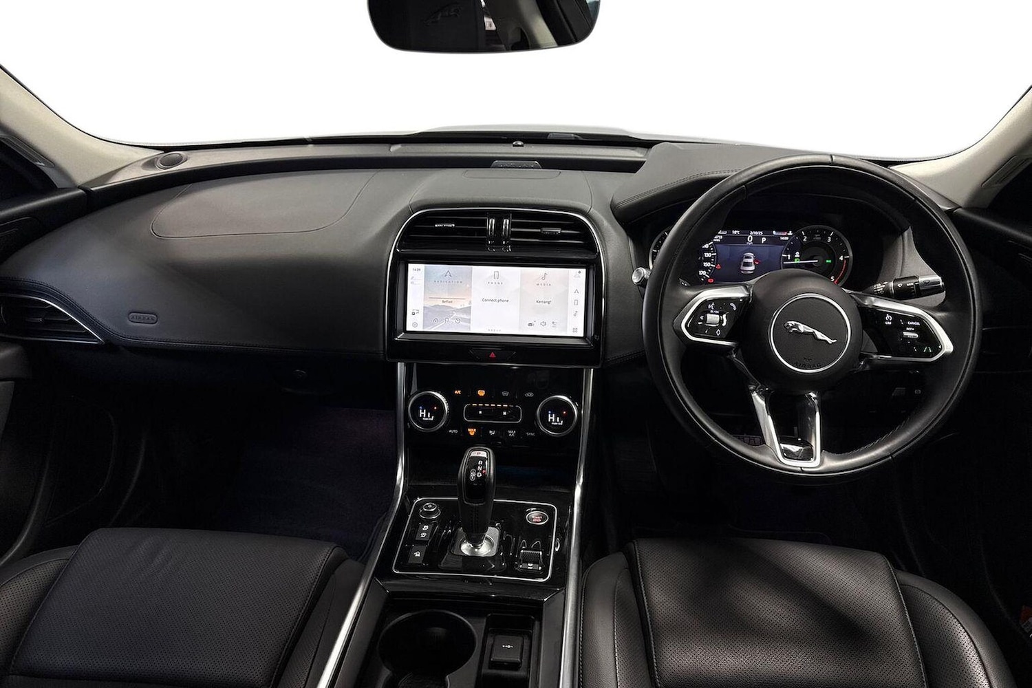 Used Jaguar XE 2022 for sale - 76149514: Photo 8