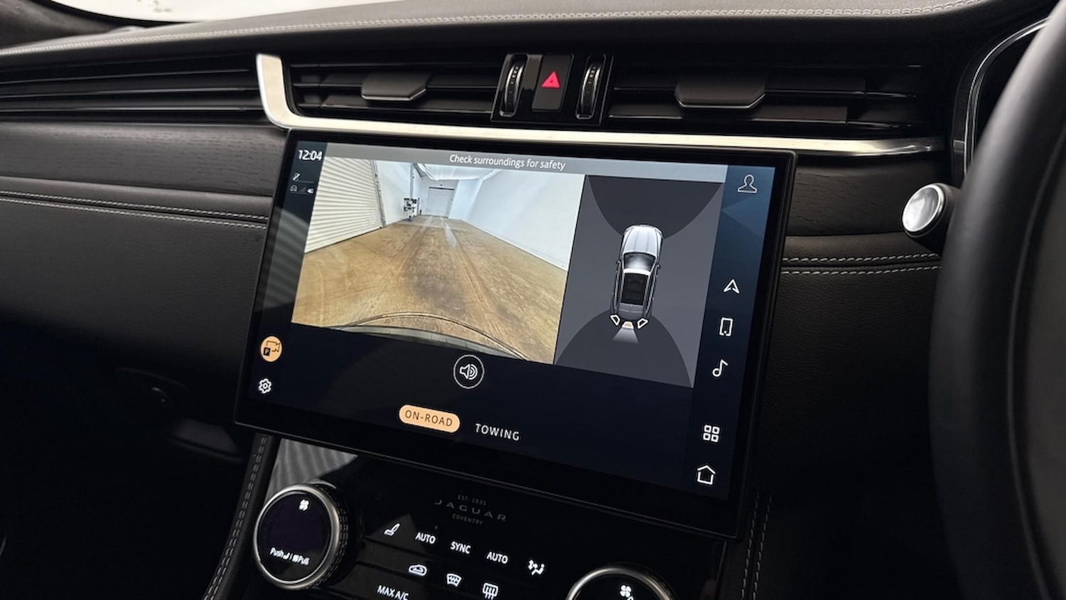 Used Jaguar F-Pace 2023 for sale - 76651228: Photo 12