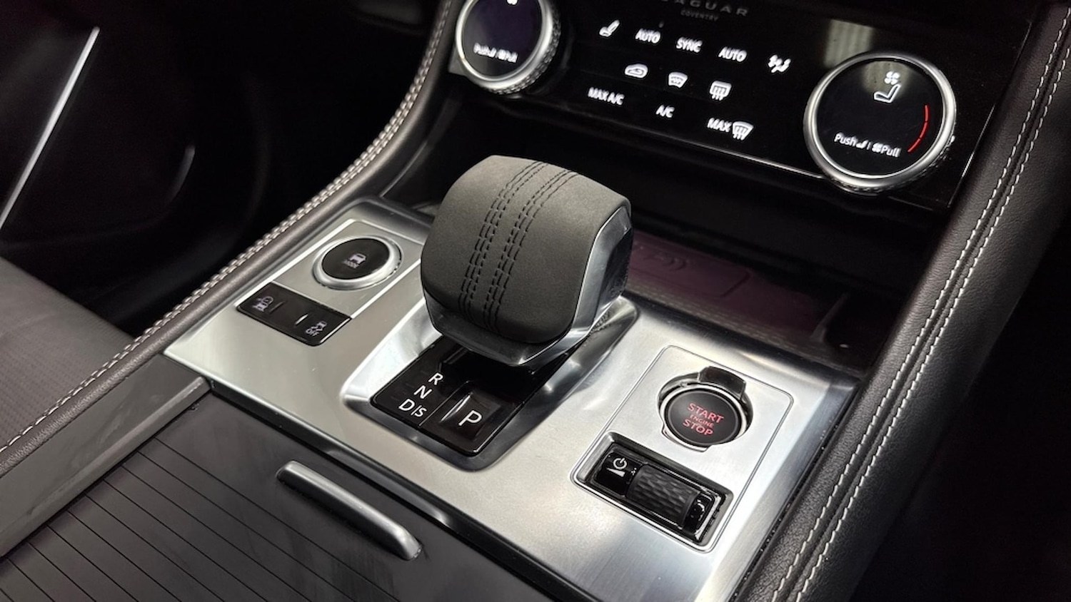 Used Jaguar F-Pace 2023 for sale - 76651228: Photo 13