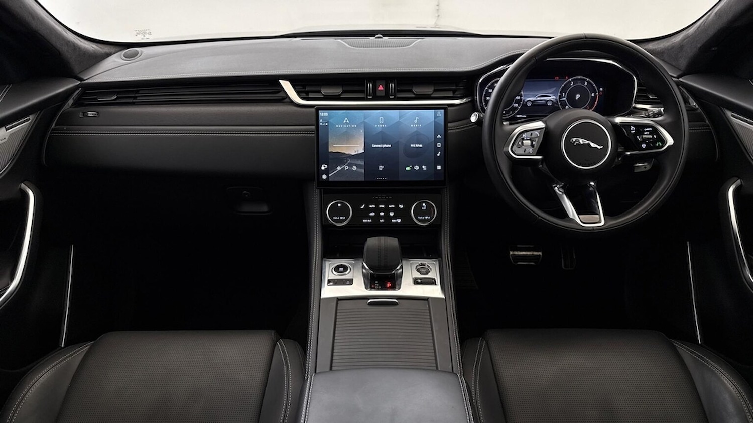 Used Jaguar F-Pace 2023 for sale - 76651228: Photo 15