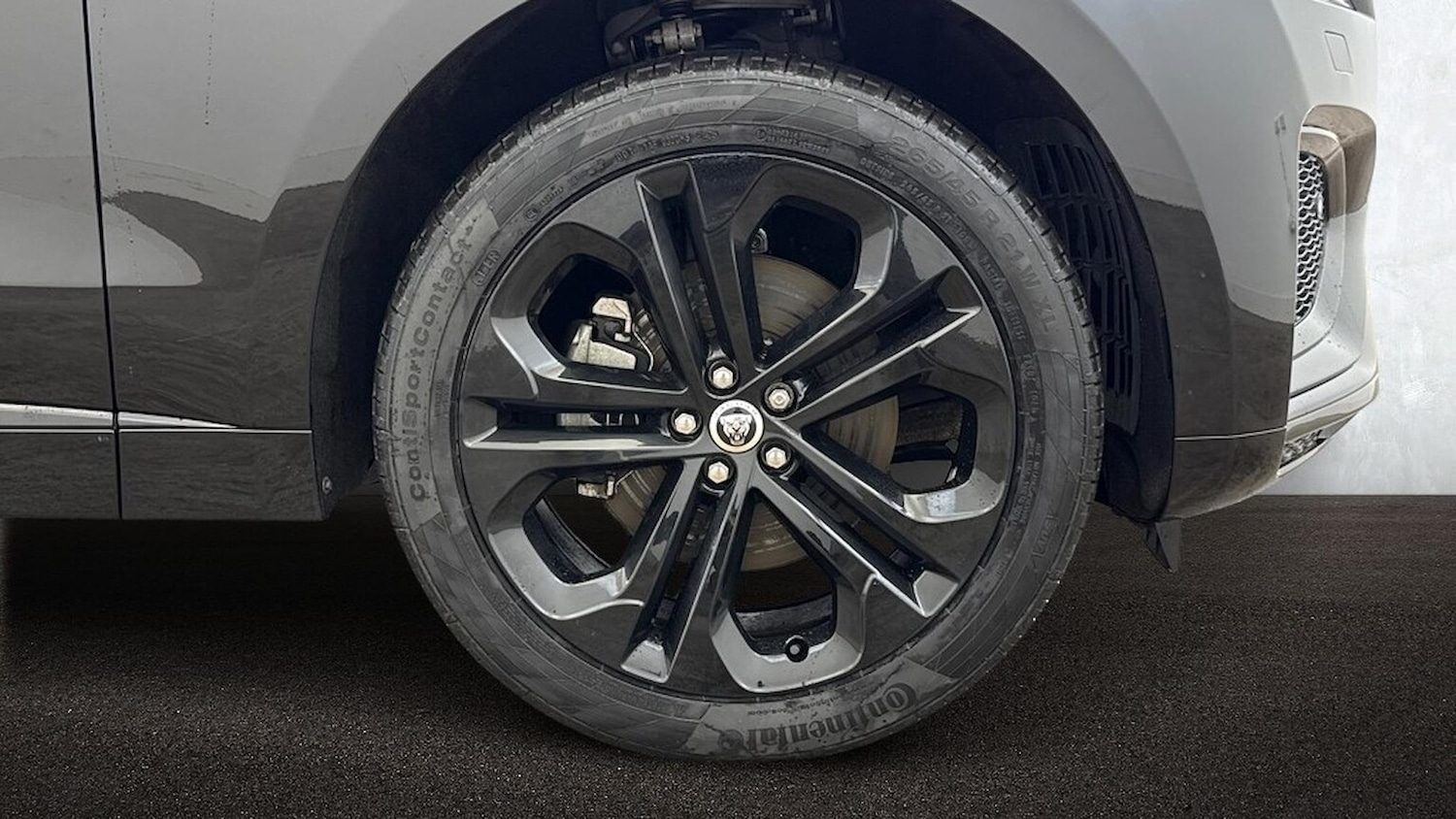 Used Jaguar F-Pace 2023 for sale - 76651228: Photo 8