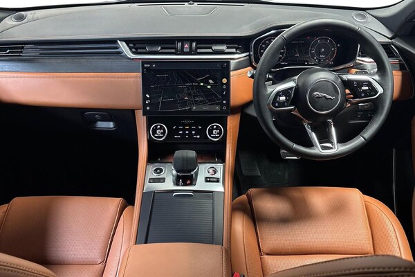 Used Jaguar F-Pace 2024 for sale - 76077758: Photo 8