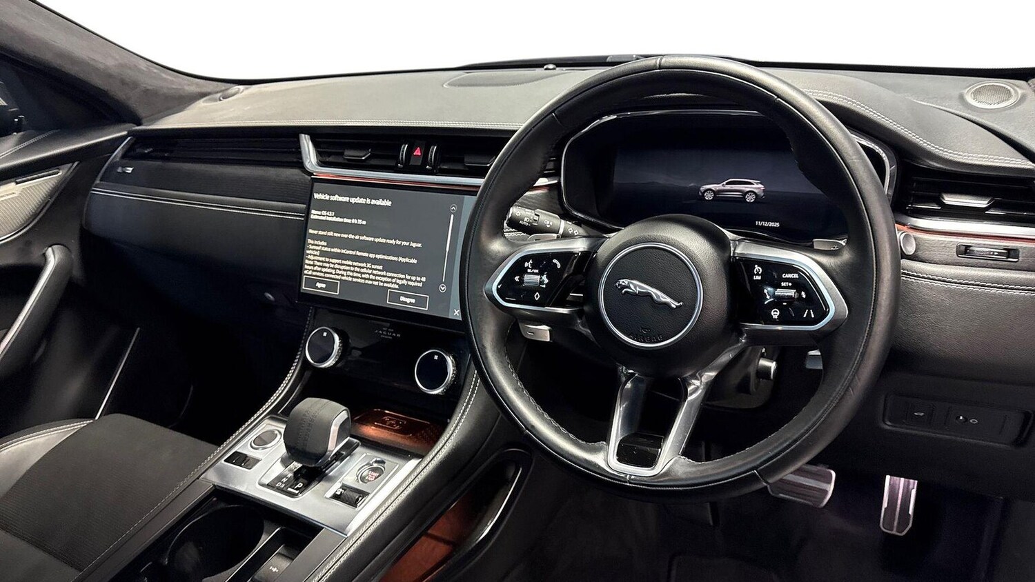 Used Jaguar F-Pace 2023 for sale - 77489776: Photo 9