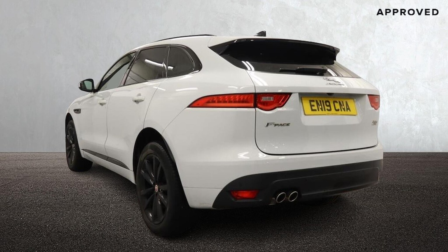 Used Jaguar F-Pace 2019 for sale - 76555471: Photo 2