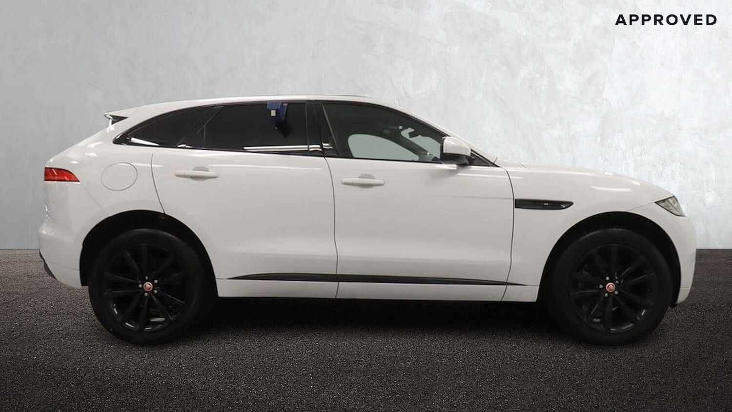 Used Jaguar F-Pace 2019 for sale - 76555471: Photo 5