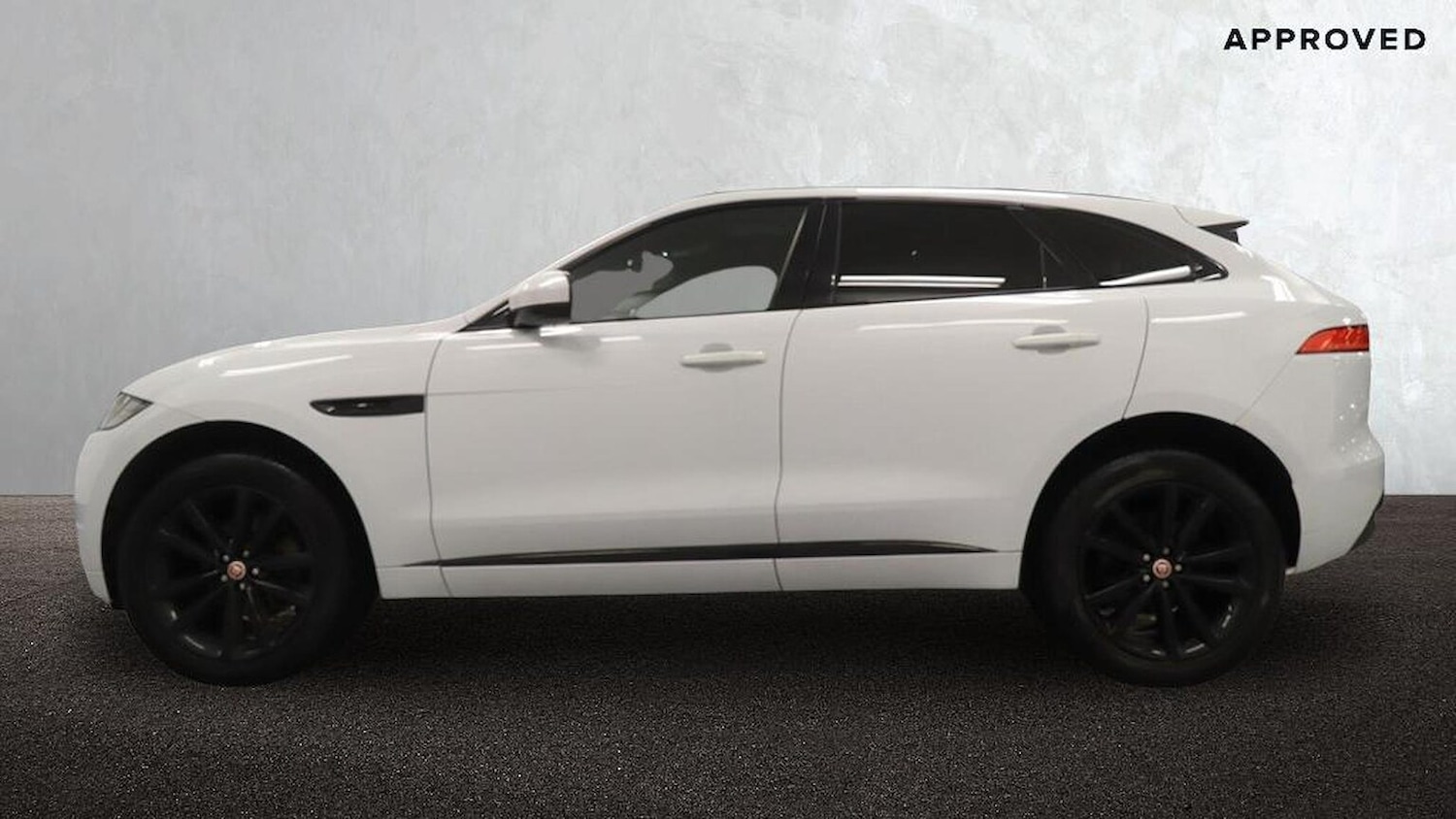 Used Jaguar F-Pace 2019 for sale - 76555471: Photo 6