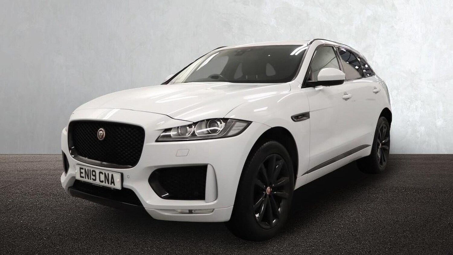 Used Jaguar F-Pace 2019 for sale - 76555471: Photo 8