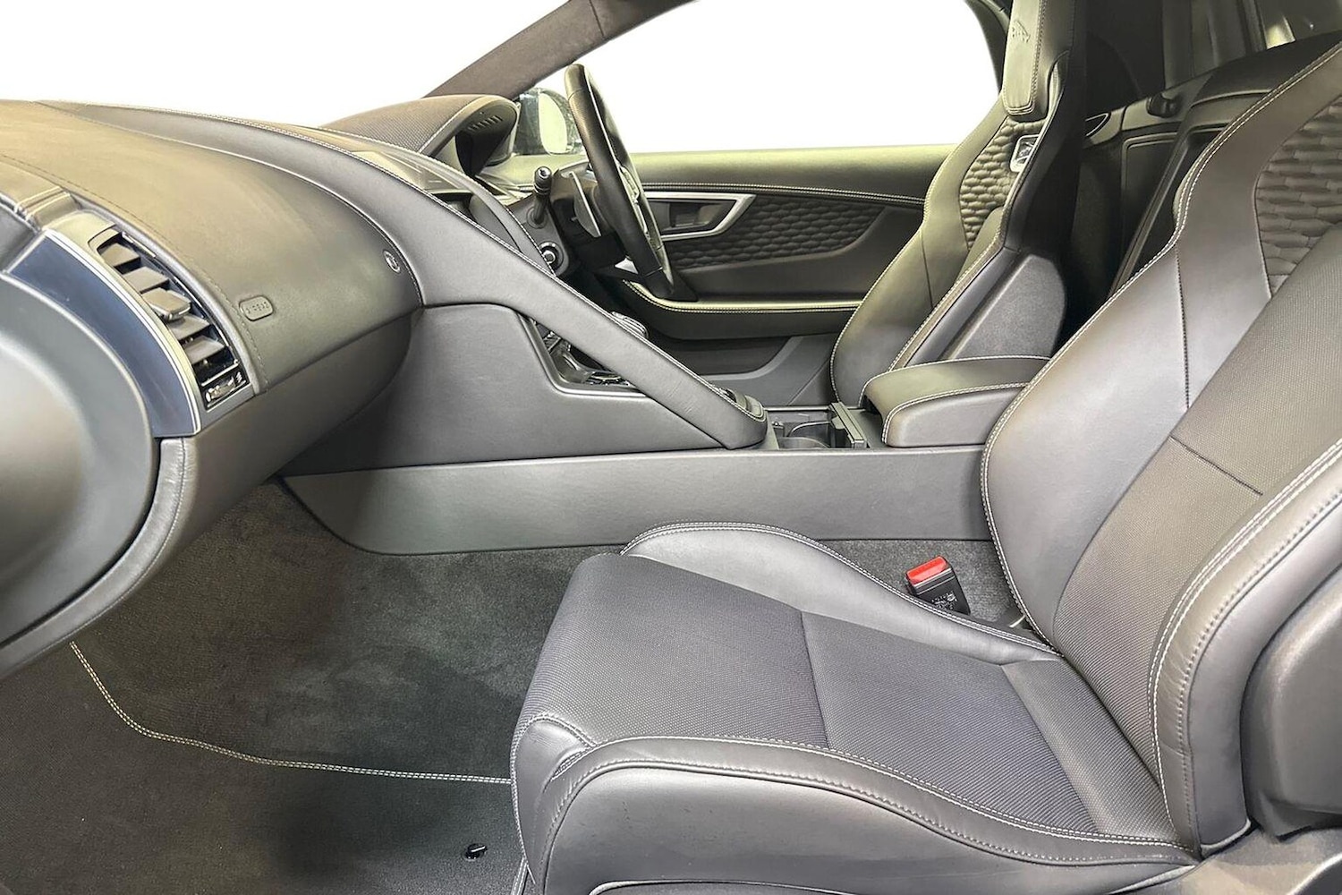 Used Jaguar F-Type 2022 for sale - 76219133: Photo 7