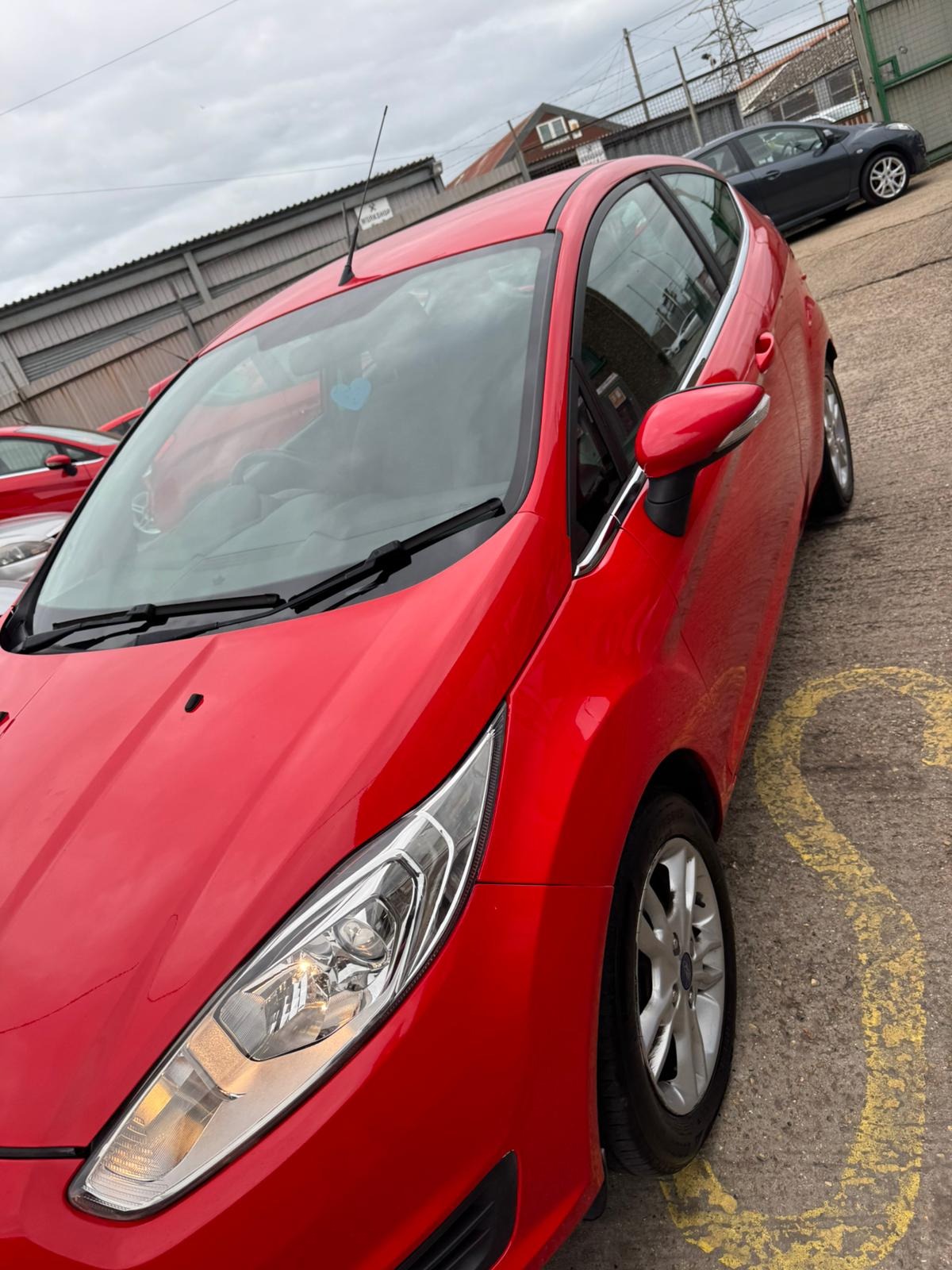 Used Ford Fiesta 2015 for sale - 76348680: Photo 4